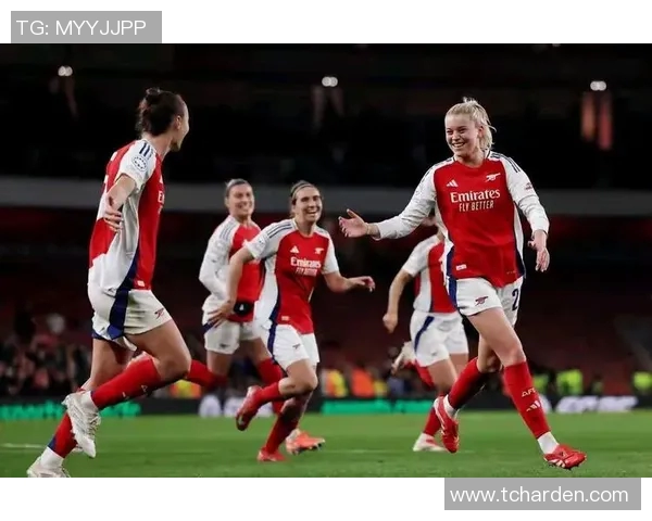 欧冠：巴黎圣日耳曼击败曼联，莫雷亚尔梅开二度帮助球队晋级四强