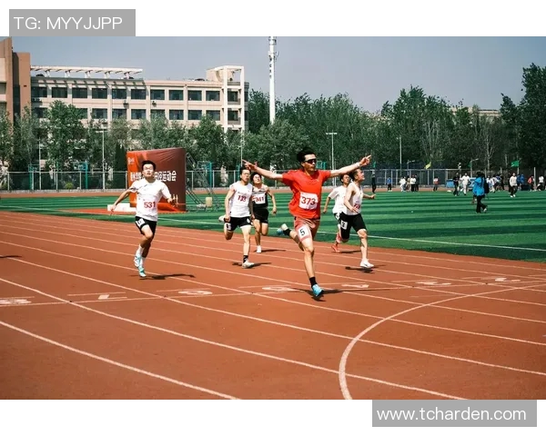 武汉羽毛球队耐力训练揭秘助力运动员在赛场上展现最佳状态 武汉羽毛球队耐力训练揭秘助力运动员在赛场上展现最佳状态